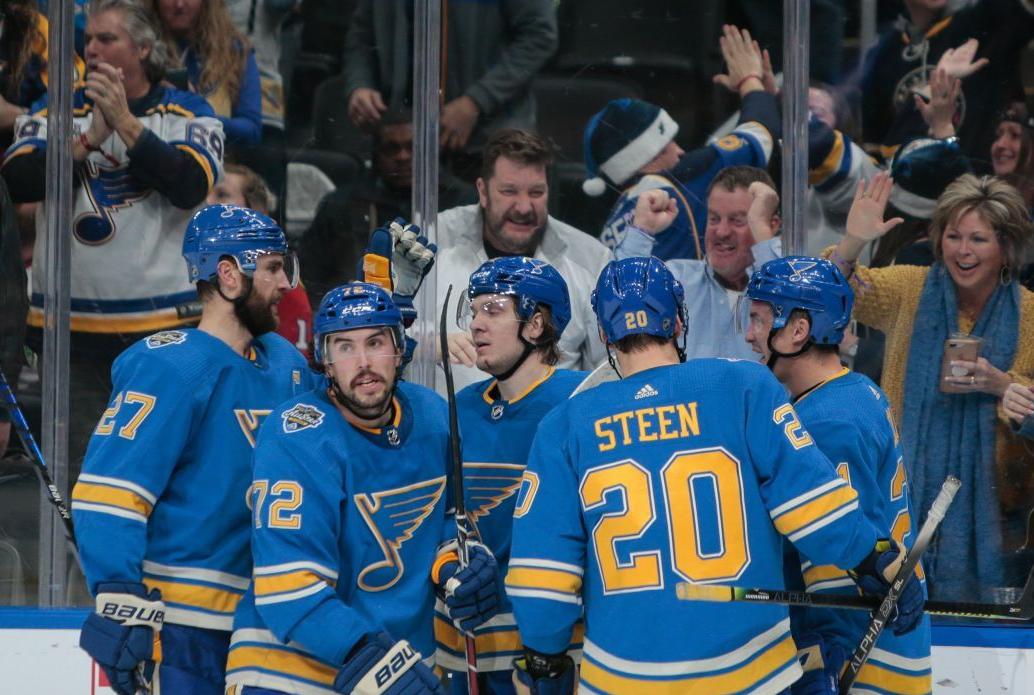 Blues take on Blackhawks at Enterprise Center